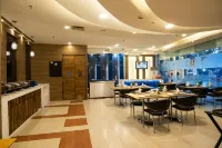 Hyphen Premier-Business Hotel - breakfast