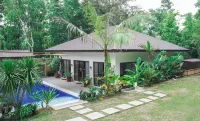 Modern Tropical 2BR Villa Pool Retreat in Amadeo Hotels in Silang