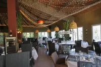 Hôtel Saint Louis Hotels in Le Thor