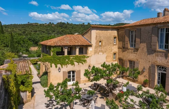 伊斯卡內斯地區酒店