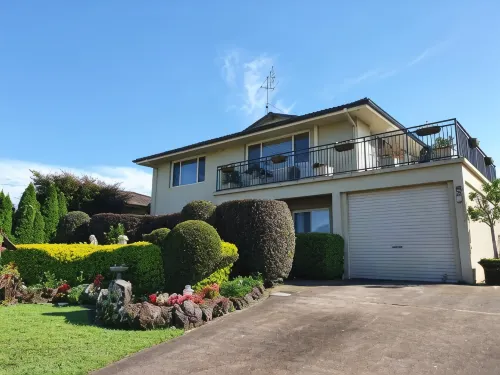 Bed and Breakfast Hotels in Cooranbong
