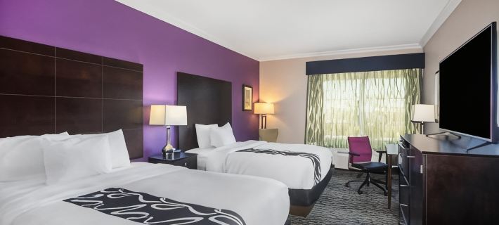 La Quinta Inn & Suites by Wyndham Houston - Magnolia Hotels in Montgomery County