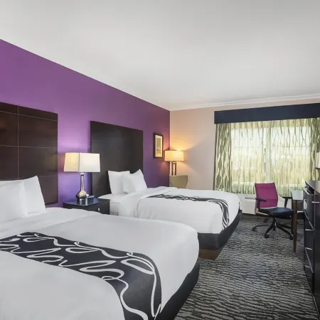 La Quinta Inn & Suites by Wyndham Houston - Magnolia
