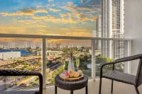 Beachfront Pool and Arcade Access - Luxurious Retreat