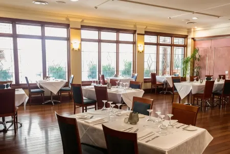 Best Western Plus All Settlers Motor Inn