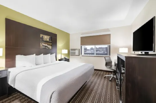 Super 8 by Wyndham la Crosse