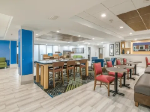 Holiday Inn Express & Suites LONGVIEW NORTH by IHG Hotels in Longview