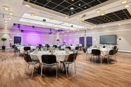 Home Hotel Bryggen Отели рядом с достопримечательностью «Гора Флёйен»