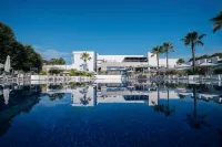 Mouratoglou Hotel & Resort - piscina