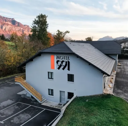 Motel 991 Отели рядом с достопримечательностью «Ibowling»