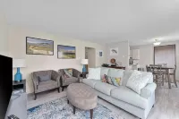 Beautiful views of Lake Chelan, scenic getaway close to downtown and Slidewaters