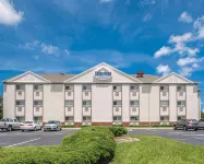 Suburban Studios Melbourne Airport Hotels near Post Commons