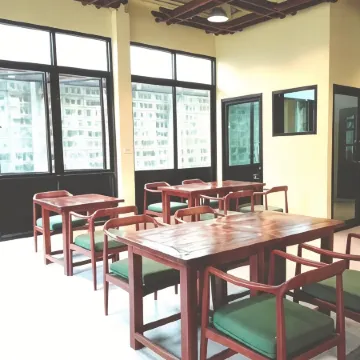 Luang Chumni Village Отели рядом с достопримечательностью «Железнодорожная станция Аютхаи»