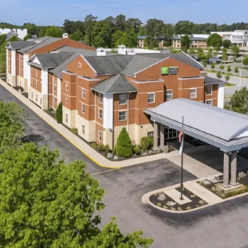 Holiday Inn Express & Suites WILLIAMSBURG by IHG