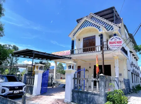 Hoang Ngoc Motel Отели в г. Phu Loc