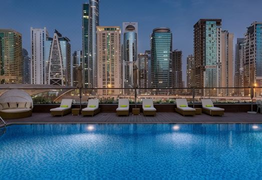 두바이 마리나의 야경