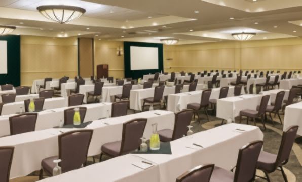 Hilton Kansas City Airport