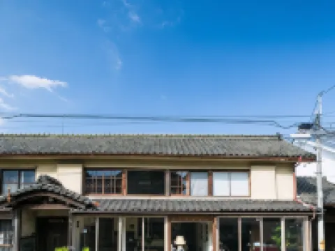 Guest House Kura Hotels in Suzaka