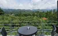 Hotel Ariandri Puncak - vue sur la montagne
