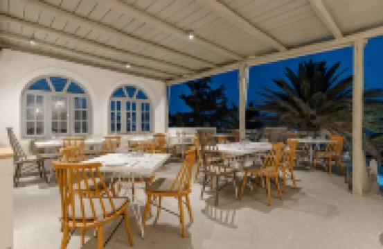 โรงแรมพนอย