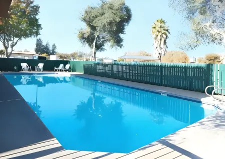 Days Inn by Wyndham Gilroy