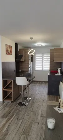 Between lake and mountains, L'ange des Cimes welcomes you to Savines-le-Lac Отели в г. Савин-ле-Лак