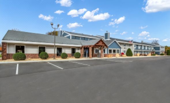 AmericInn by Wyndham St. Peter