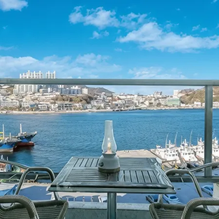 Yeosu Napoliy Pension Отели рядом с достопримечательностью «Маяк Хамель»