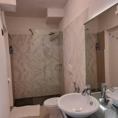 Tauto Apartment .....