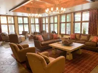 TRUE Ski-In Ski-Out Luxury 2 bd. 2 bth -Riverbend Lodge -Perfect location! - 4 ดาว