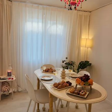Gwangalli Beach 1 minute/2Rooms/2Queens/Friends. Lovers • Family · Business trip · Long-term stay OK
