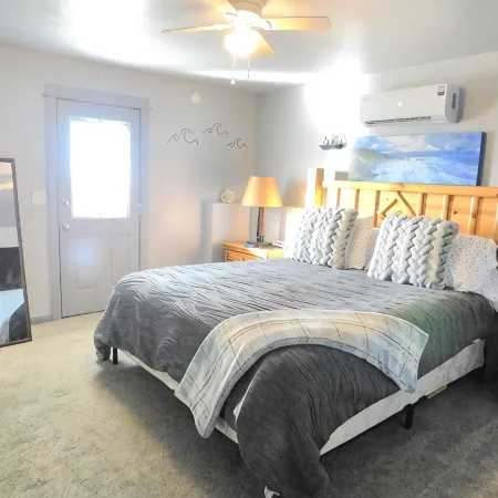 City View Home - Stylish & Renovated