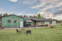Lakeside King Suite, Cozy Winter Escape Fireplace, Fast Wi-Fi, Near Mt Hood