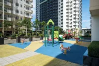 Skyline Stay in Araneta Cubao w/ Karaoke & Netflix - balcony