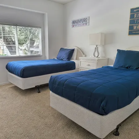 Magnificent Lake View - Spacious 5-bdrm Pool Home - Close to Disney
