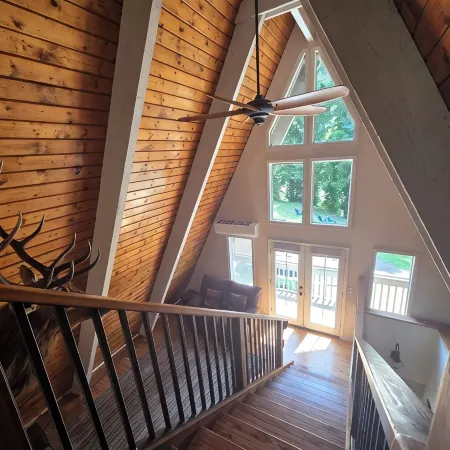 4-bedroom cabin in peaceful Lakeside Oregon