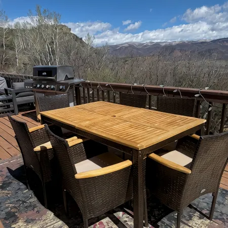 Charming 3 Bedroom family house with hot tub on 2 acres panoramic views
