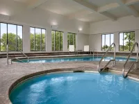 La Quinta Inn & Suites by Wyndham Springfield Airport Plaza Hotels in Springfield
