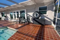 Paradise Palms Beach house with HEATED POOL🏖🌅🐬 - バスタブ