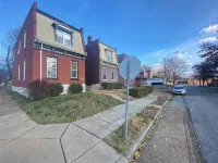 Unique, Homey, & Spacious City Nest - 2-Star