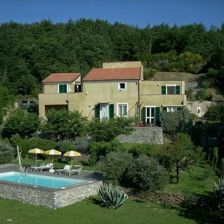 Two-room apartment in the countryside a stone's throw from the sea