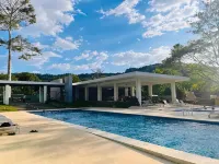 Families&Couples Deluxe Ocean-View Apt 2min walk Mantas Beach 1.5hr from SanJose