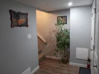 Private Basement Apartment with separate entrance - Bungalows
