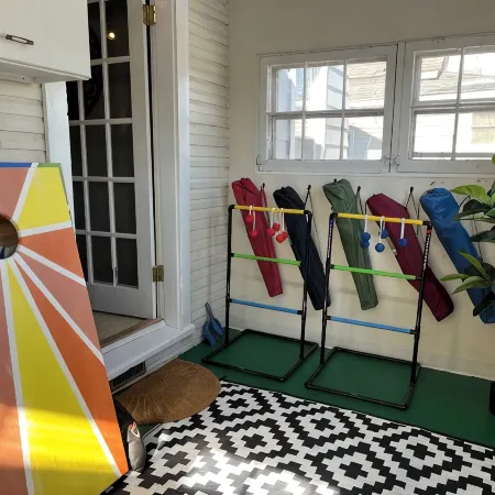 The Colorful Cottage- Historic Gem Near Downtown
