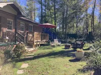 Beautiful Renovated, Comfy, Mature Garden Fire Pit, Quiet Neighborhood in Hendo - Kitchens