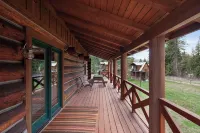 Gorgeous Log Home 9 mi from West Glacier