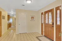 Spacious 4-bedroom Home - 홈스테이