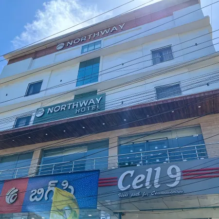 Northway Hotel Отели рядом с достопримечательностью «Район Даба-Гарденс»