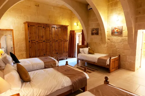 Villeleynah - 5 bedrooms (sleeps 12+ 2 kids) Munxar village - 3-Star
