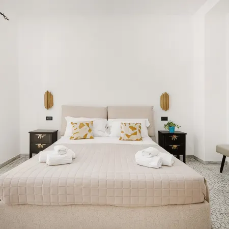 AuGuStea City Stay